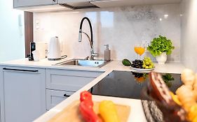 Apartament Sunset Boulevard z tarasem dla 4 gości